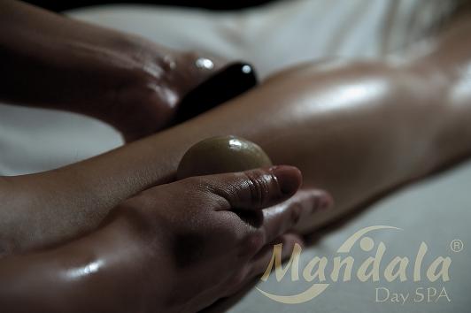 Indian hot and cold lavastone massage